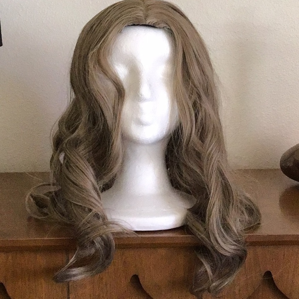 Wig - Picture 2 of 2